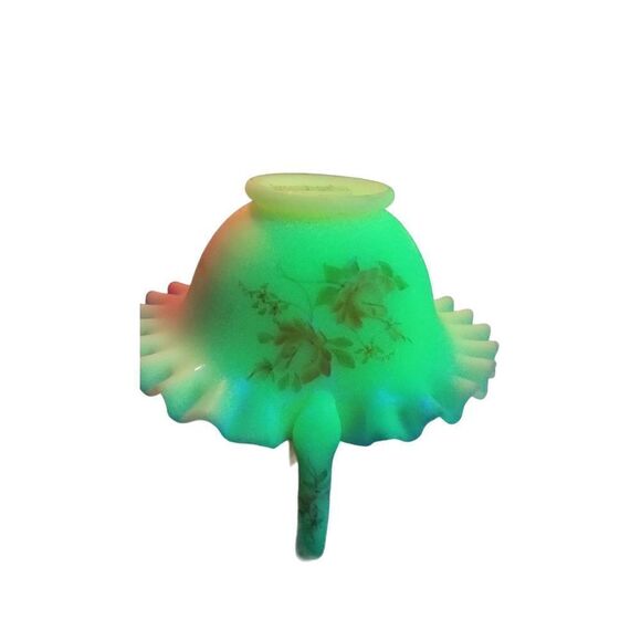 Fenton vintage Vaseline glass basket in good condition. Hand painted. - Picture 4 of 9